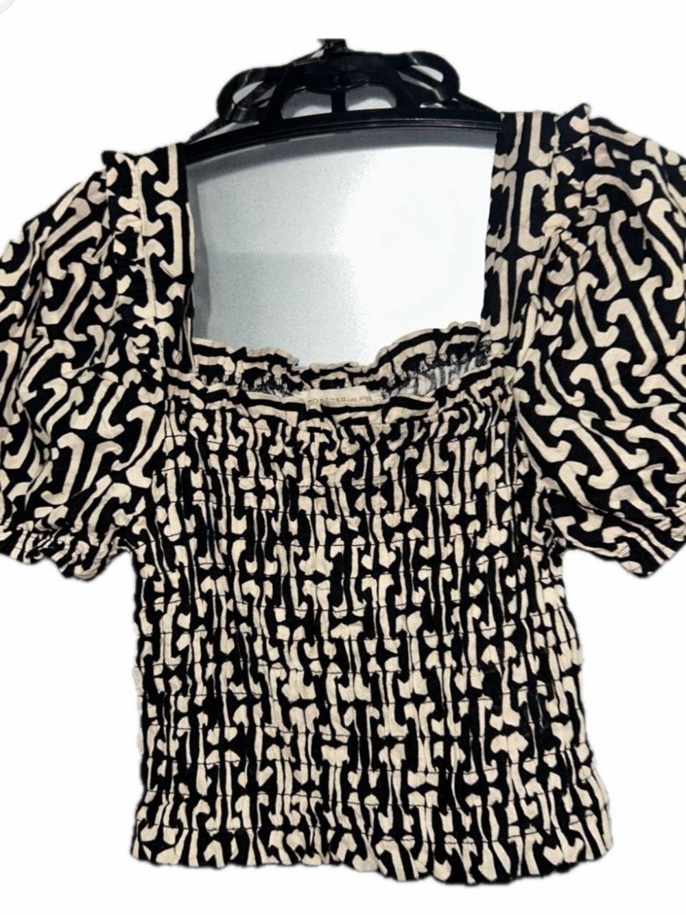 Monteau Black and Cream Smocked Puff-Sleeve linen blend Top